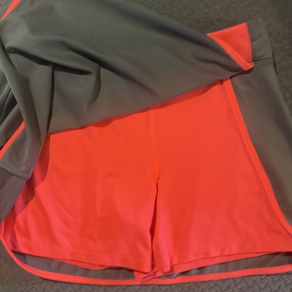 3/$15 Girls Danskin skort M 7/8 - Picture 2 of 3